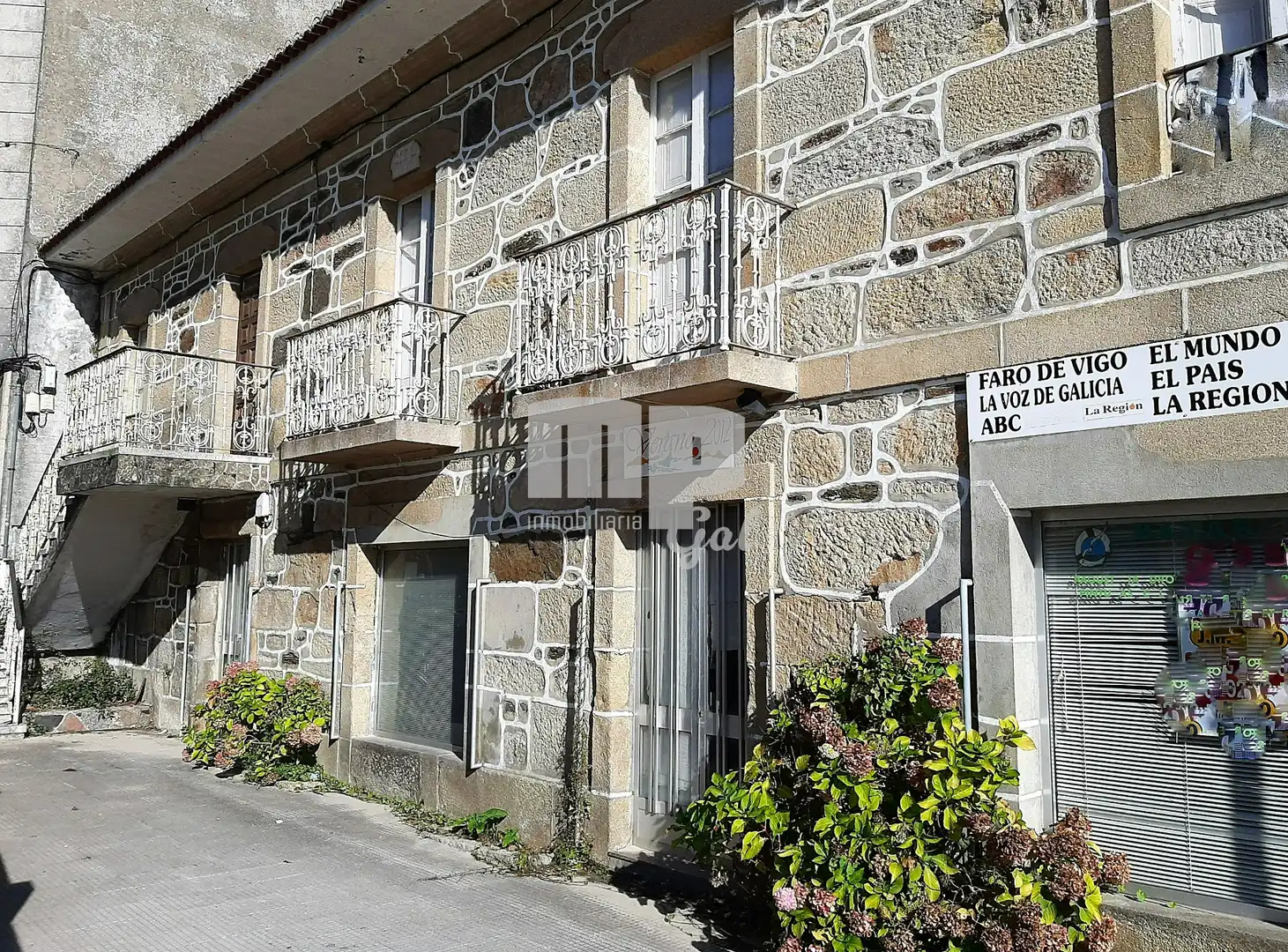 Außenansicht von Country house zum Verkauf in Nigrán mit Privatgarten und Terrasse