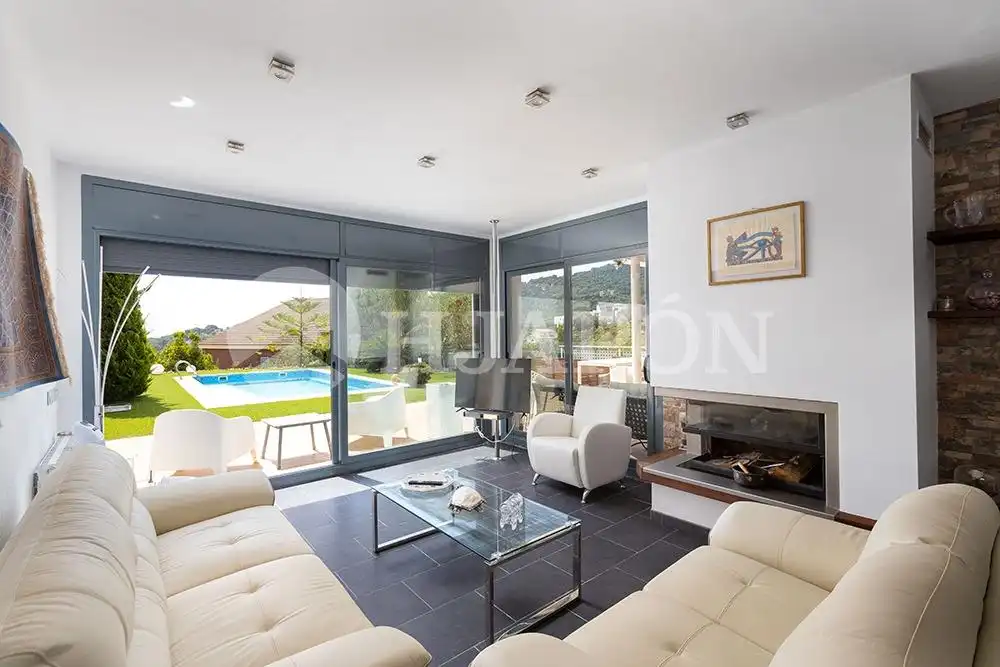 Living room of Houses for sale in Alella  with Heating, Private garden and Terrace