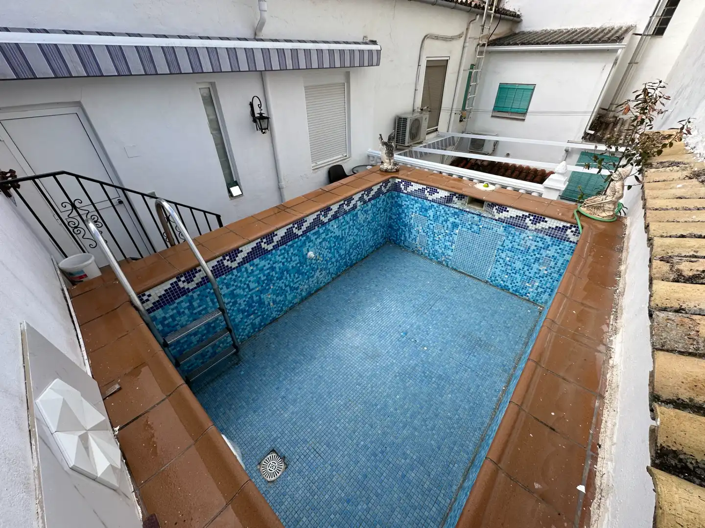 Swimming pool of Houses for sale in Úbeda  with Air Conditioner, Terrace and Swimming Pool