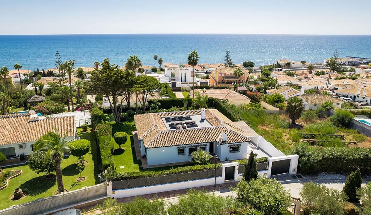 Vista exterior de Casa o xalet en venda en Mijas amb Aire condicionat, Calefacció i Jardí privat