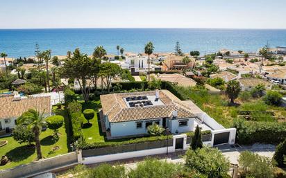 Vista exterior de Casa o xalet en venda en Mijas amb Aire condicionat, Calefacció i Jardí privat