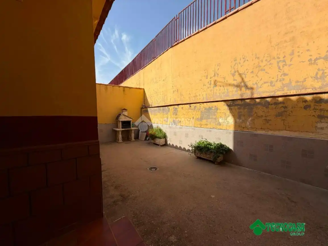 Terrassa de Casa adosada en venda en Erustes