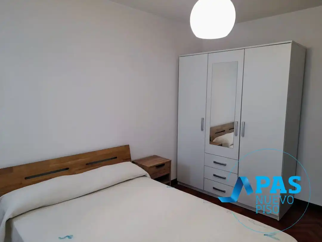Bedroom of Flat for rent in Santander  with Heating and Furnished