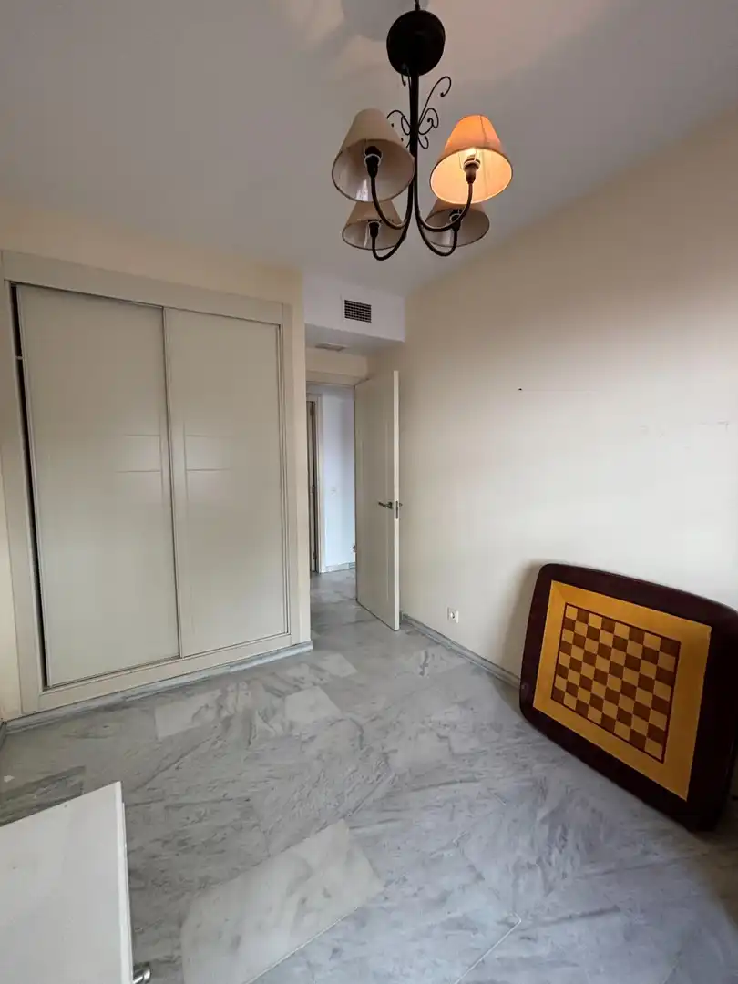 Piso en venta en Estepona con Jardín privado y Piscina comunitaria
