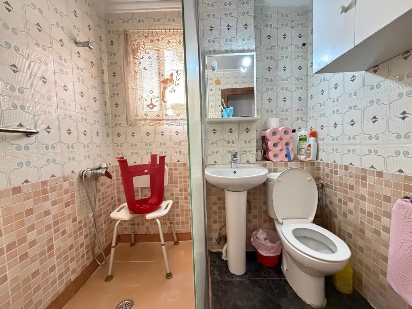 Baño de Piso en venta en Dolores con Aire acondicionado, Amueblado y Horno
