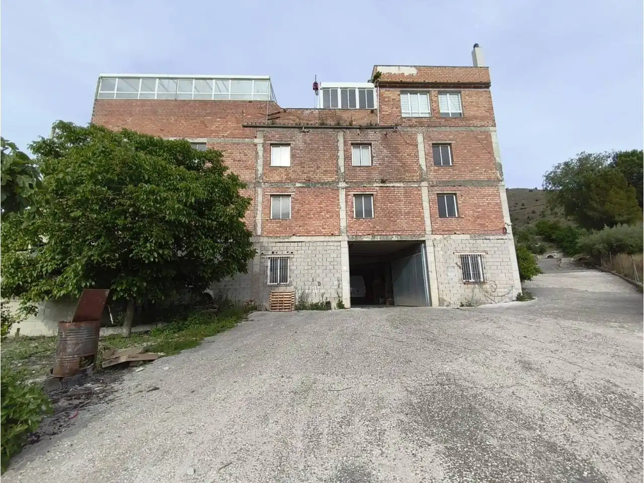 Vista exterior de Edificio en venta en Moclín
