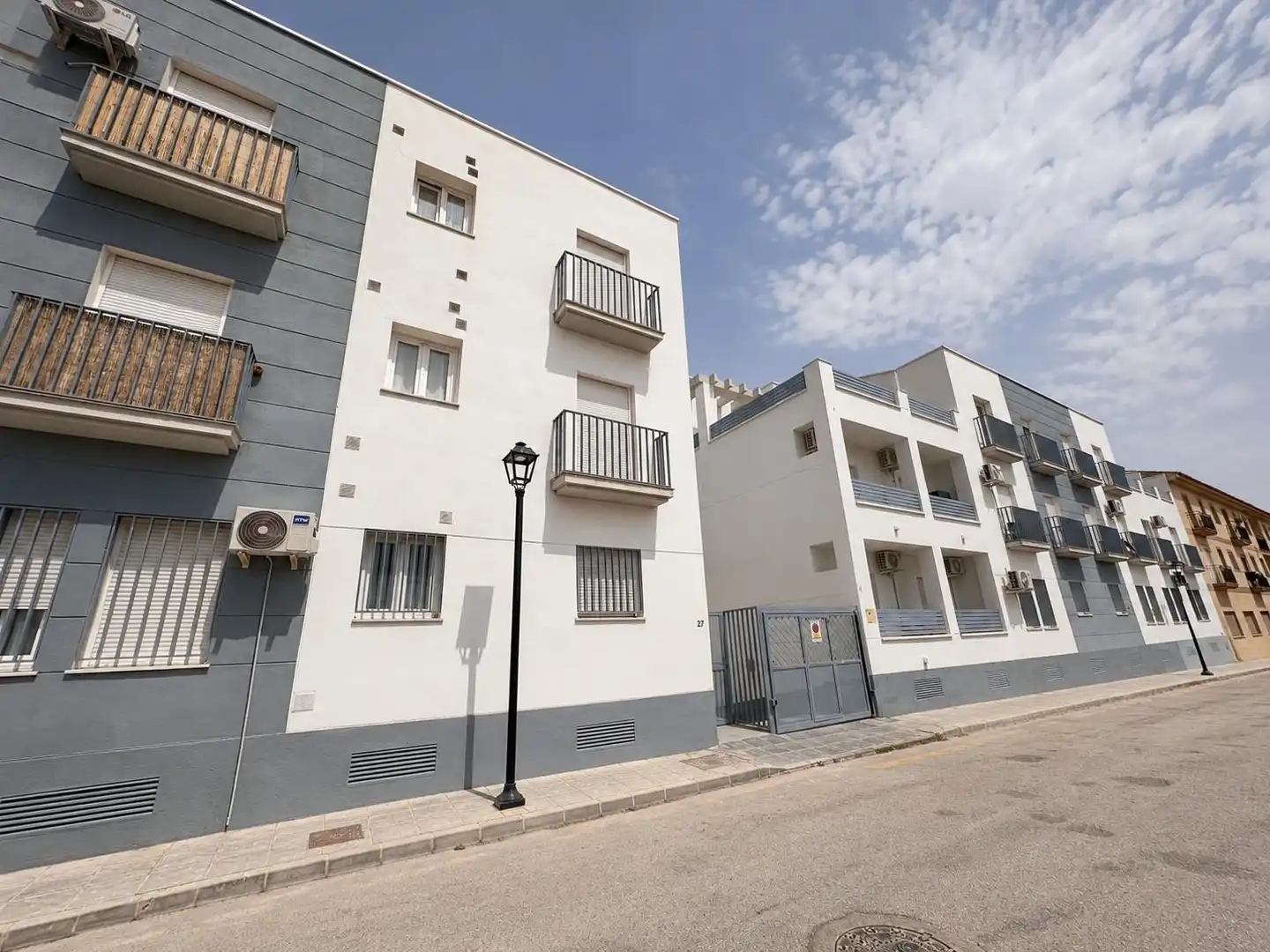 Vista exterior de Pis en venda en Las Gabias amb Aire condicionat i Piscina comunitària