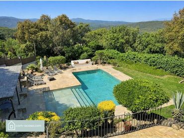 Chalet con piscina en venta en Volta Ginesta