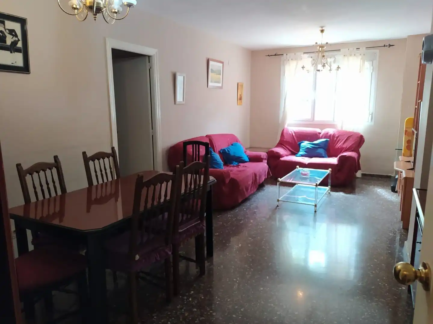 Sala d'estar de Pis de lloguer en Valdeastillas - Fuentezuelas