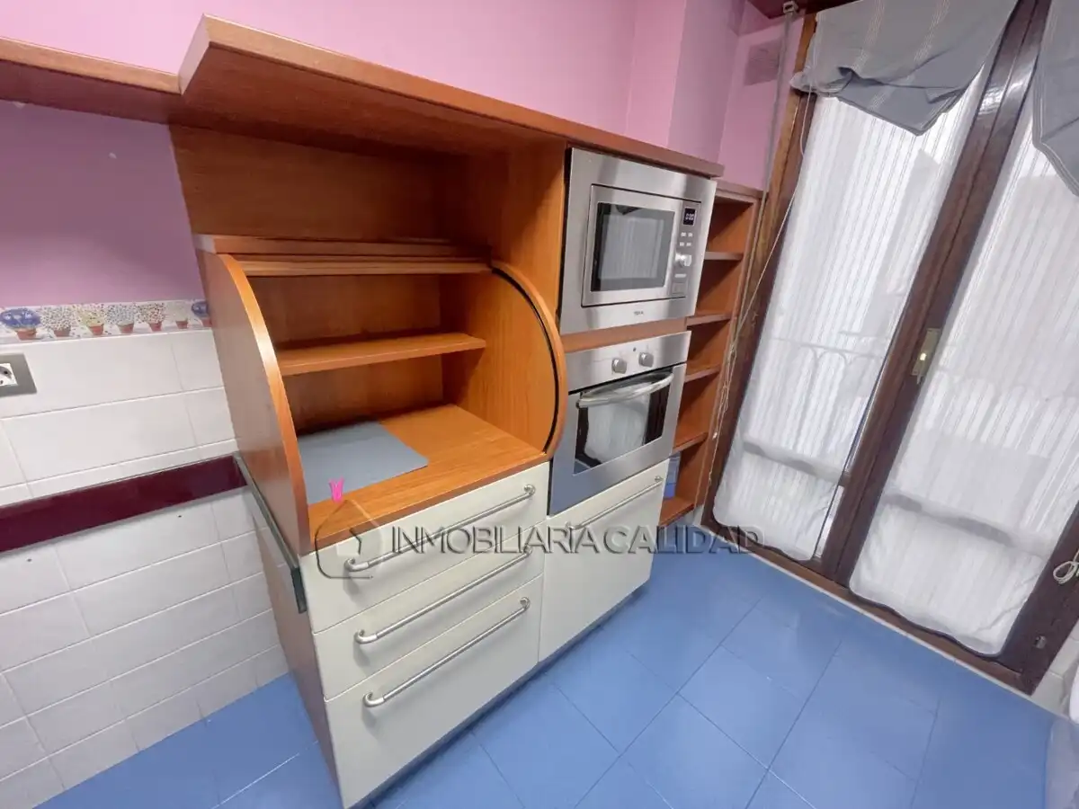 Cocina de Piso de alquiler en Burgos con Calefacción y Amueblado