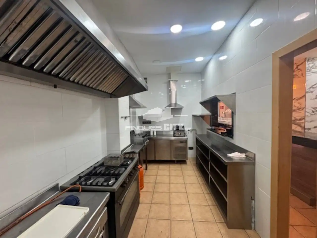 Local comercial en venta en Calle Àngel Guimerà 2, imagen 4