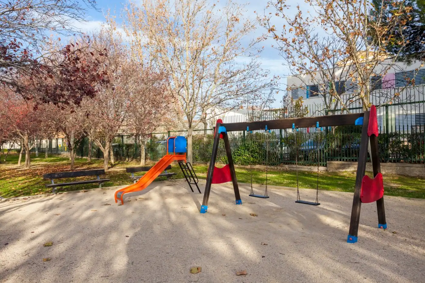 Außenansicht von Erdgeschoss zum Verkauf in Zaragoza mit Klimaanlage, Heizung und Terrasse