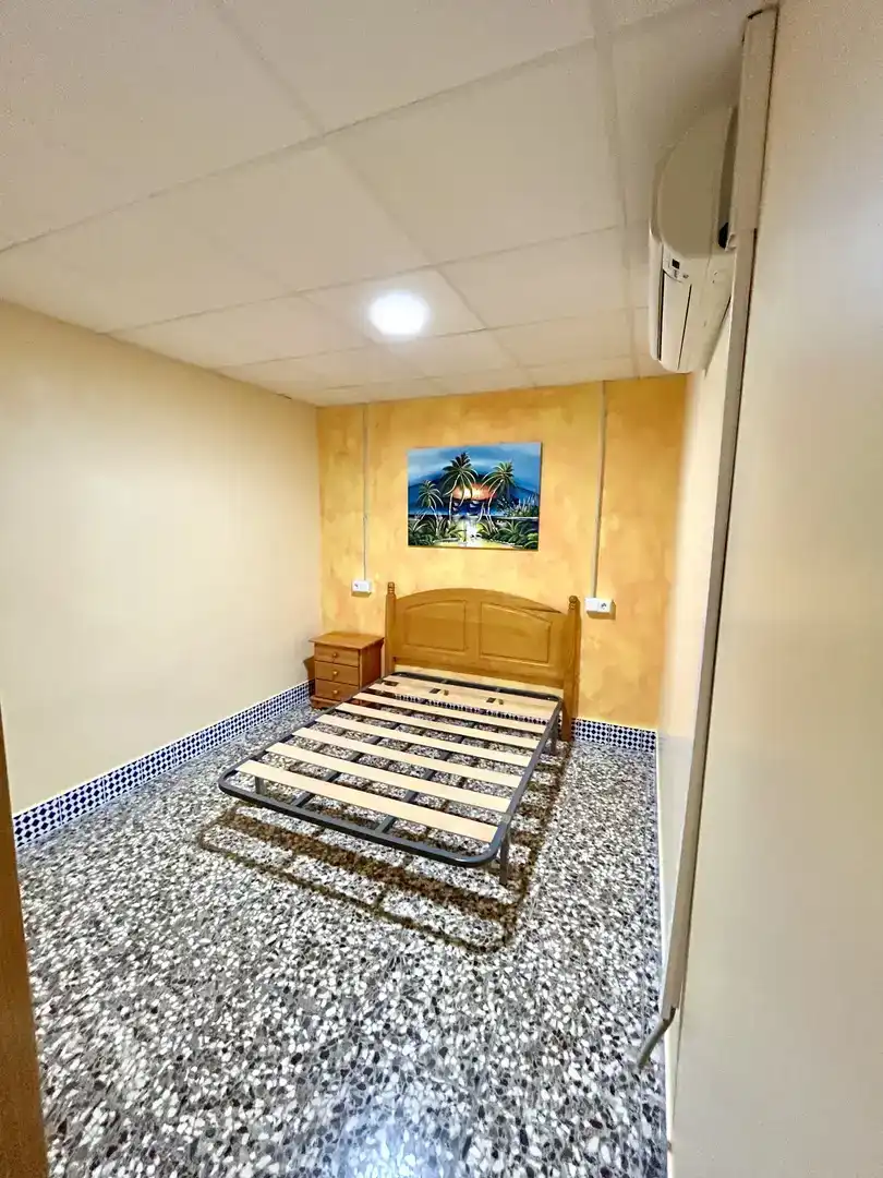 Dormitori de Planta baixa en venda en Águilas amb Aire condicionat, Piscina i Balcó