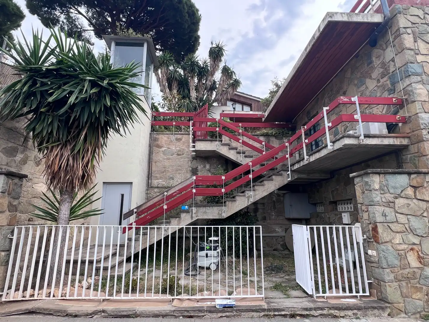 Vista exterior de Casa o xalet de lloguer en Vilassar de Dalt amb Calefacció, Jardí privat i Parquet
