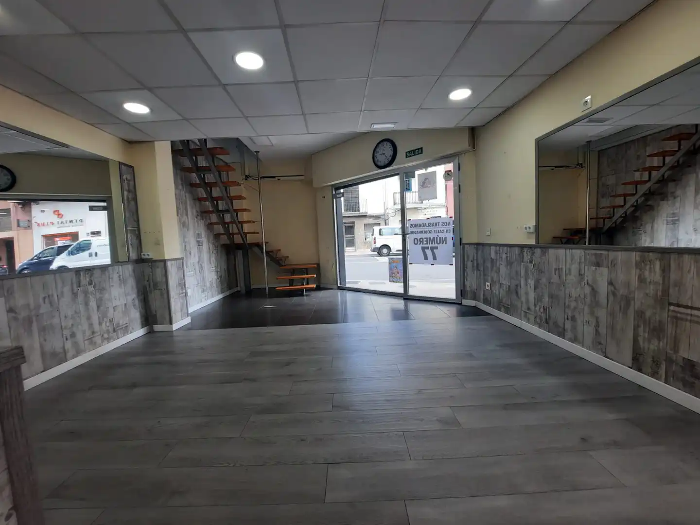 Local comercial de lloguer a Carrer de Ruiz Vila