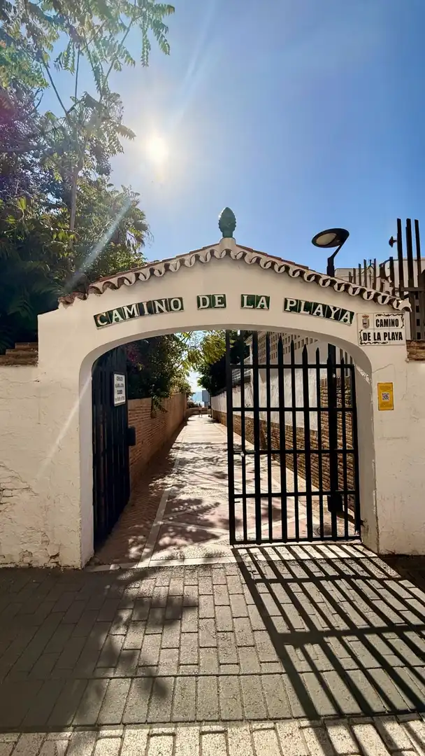 Außenansicht von Wohnung zum Verkauf in Torremolinos mit Klimaanlage, Heizung und Privatgarten
