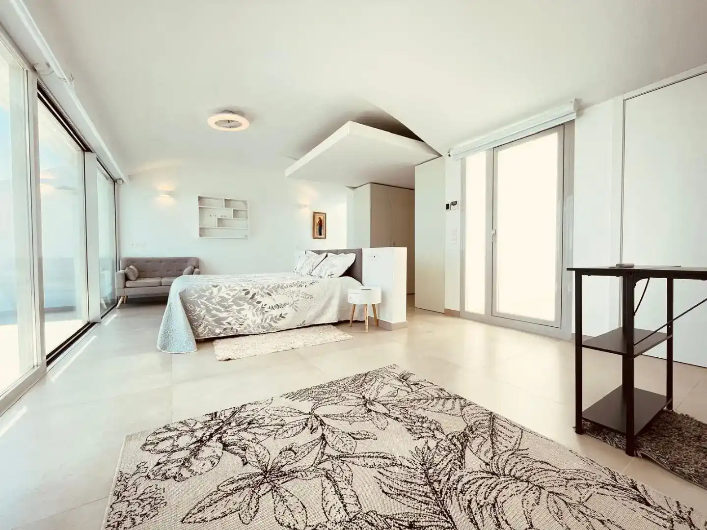 Schlafzimmer von Dachboden zum Verkauf in Benalmádena mit Klimaanlage und Schwimmbad