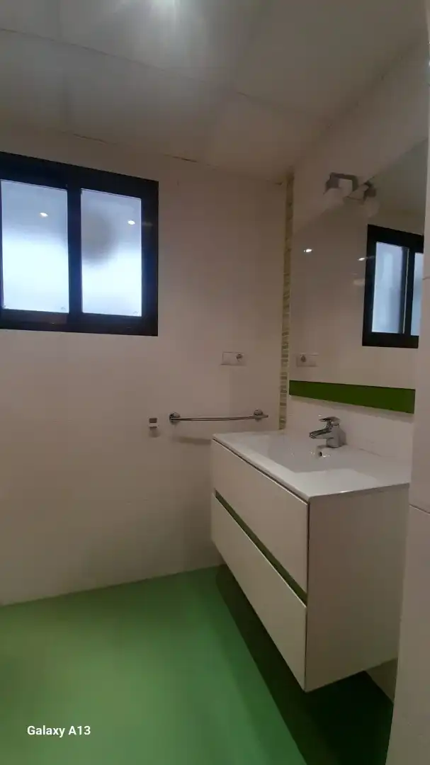 Baño de Piso en venta en L'Eliana con Aire acondicionado, Calefacción y Horno