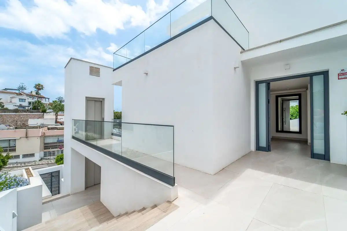 Vista exterior de Casa o chalet en venta en Benalmádena con Aire acondicionado, Calefacción y Jardín privado