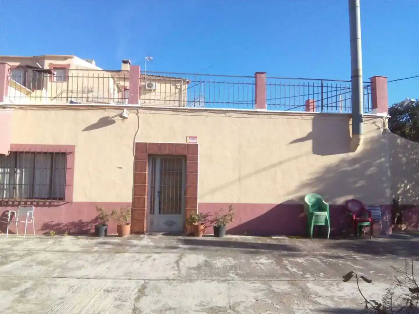 Vista exterior de Finca rústica en venda en Linares amb Aire condicionat i Balcó
