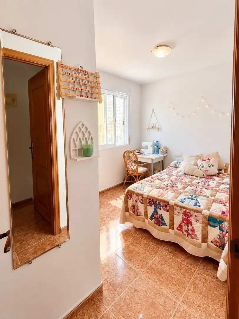 Habitación de Apartamento en venta en Benidorm con Aire acondicionado, Calefacción y Terraza