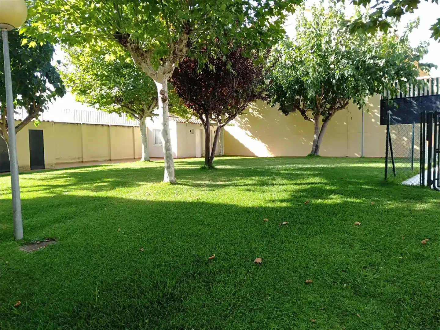 Jardí de Casa adosada en venda en Badajoz amb Aire condicionat, Parquet i Traster