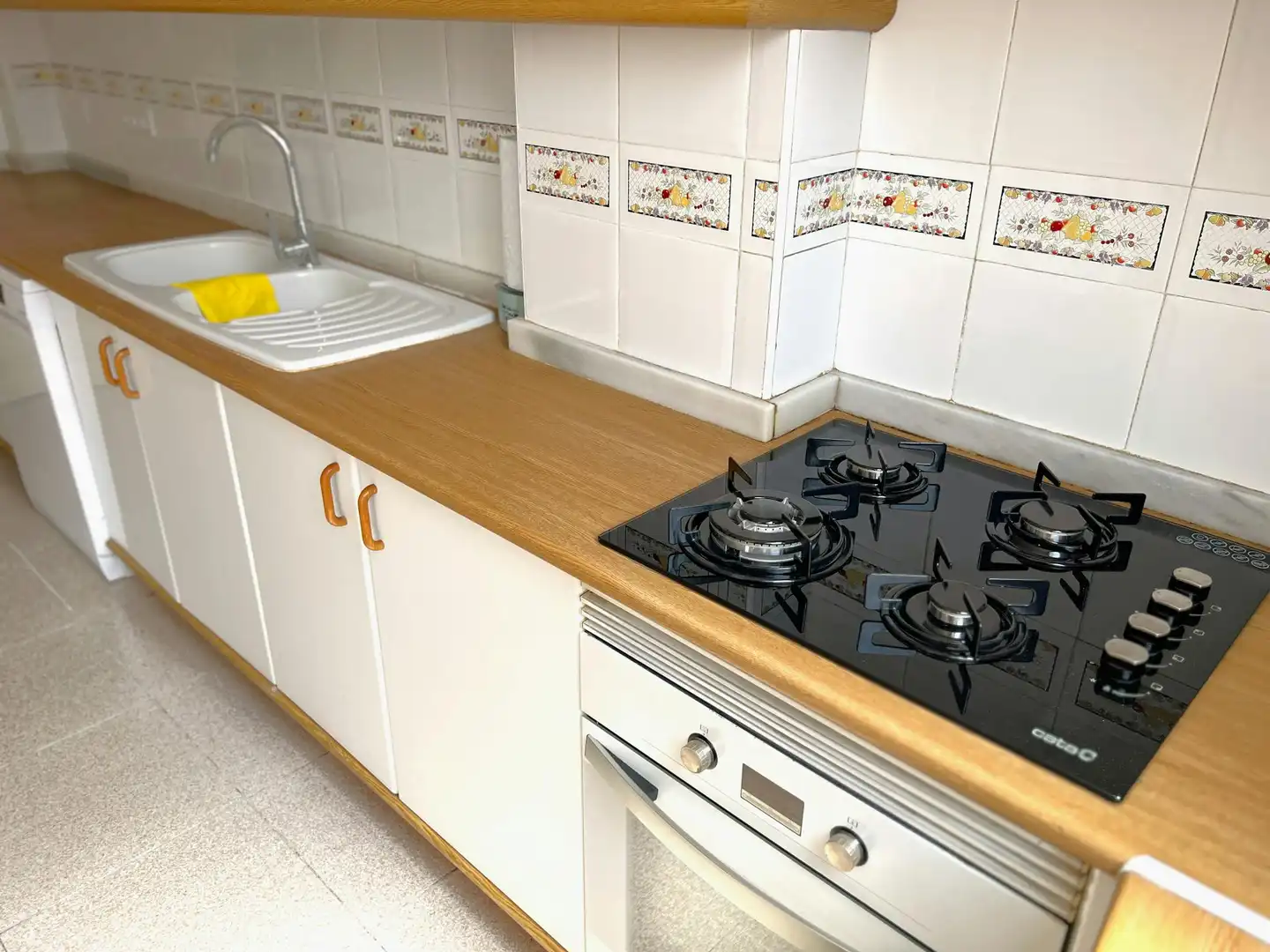 Kitchen of Flat for share in Valencia  with Air Conditioner, Furnished and Washing machine