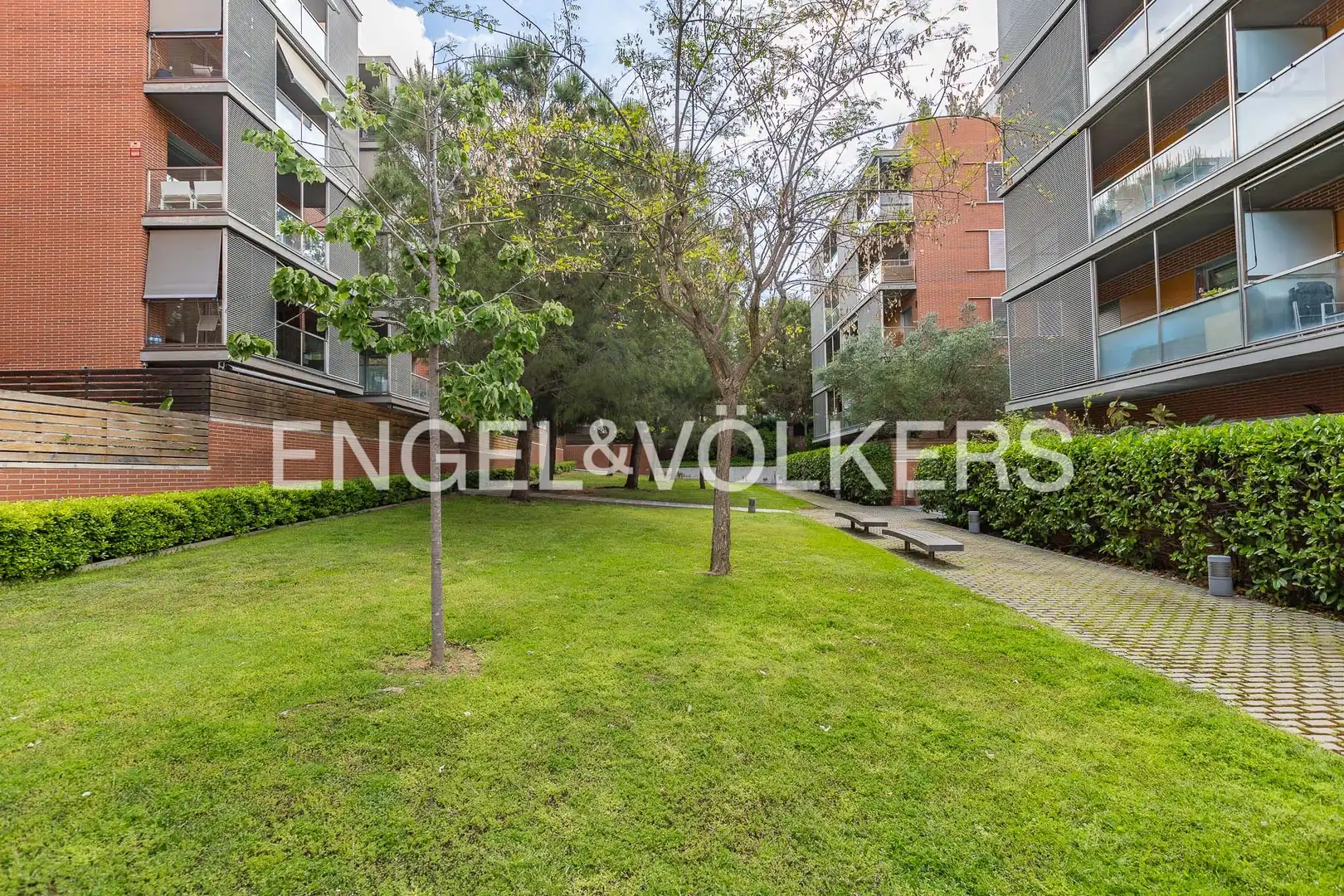 Vista exterior de Pis en venda en Sant Cugat del Vallès amb Aire condicionat, Calefacció i Parquet