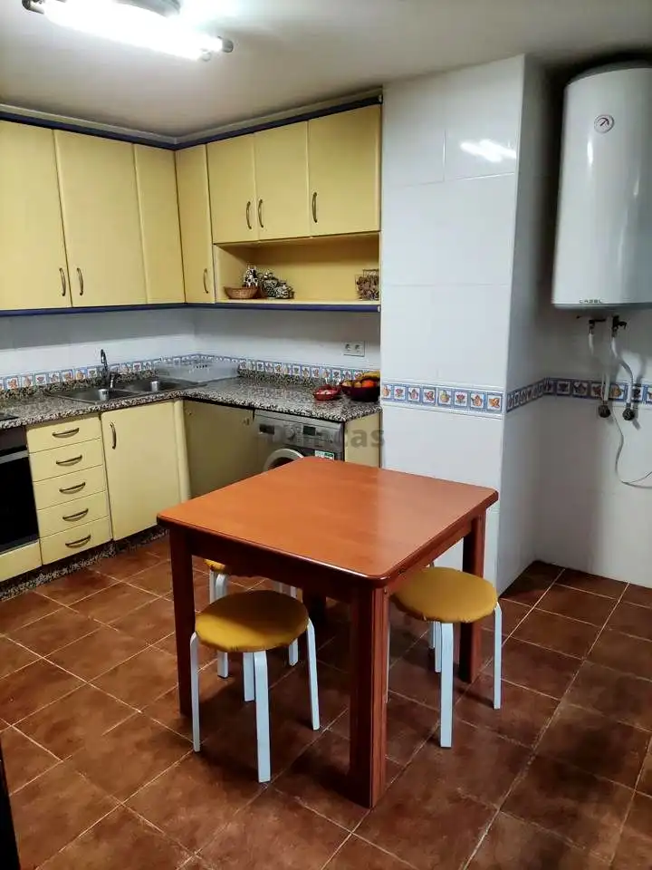 Cuina de Dúplex en venda en Mora de Rubielos amb Calefacció i Traster