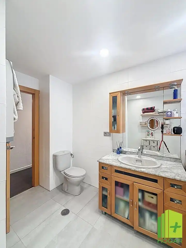 Baño de Ático de alquiler en Jaén con Aire acondicionado, Terraza y Amueblado