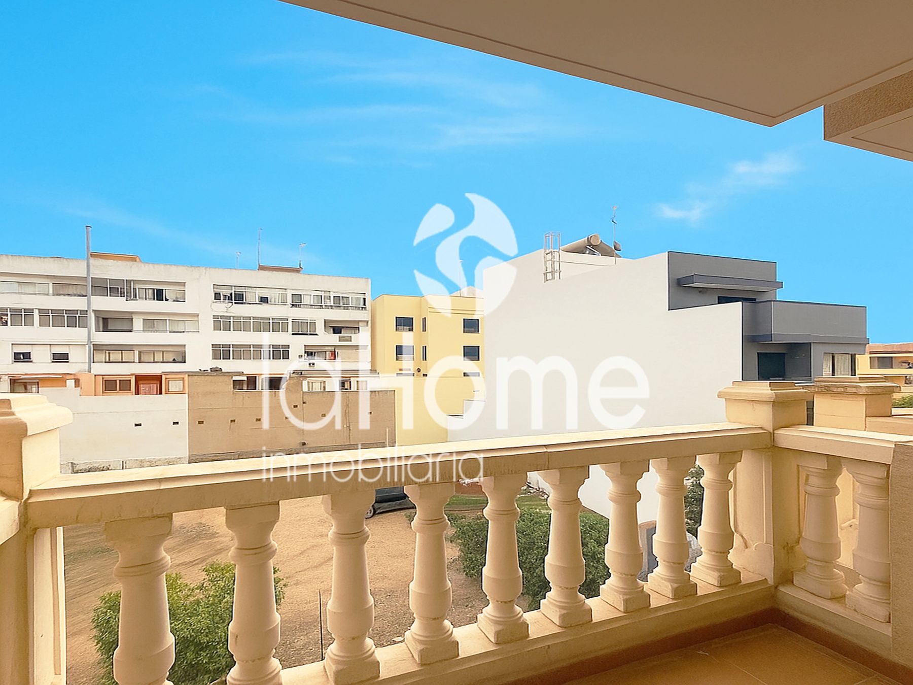 Exterior view of Flat for sale in Montserrat  with Parquet flooring, Terrace and Oven