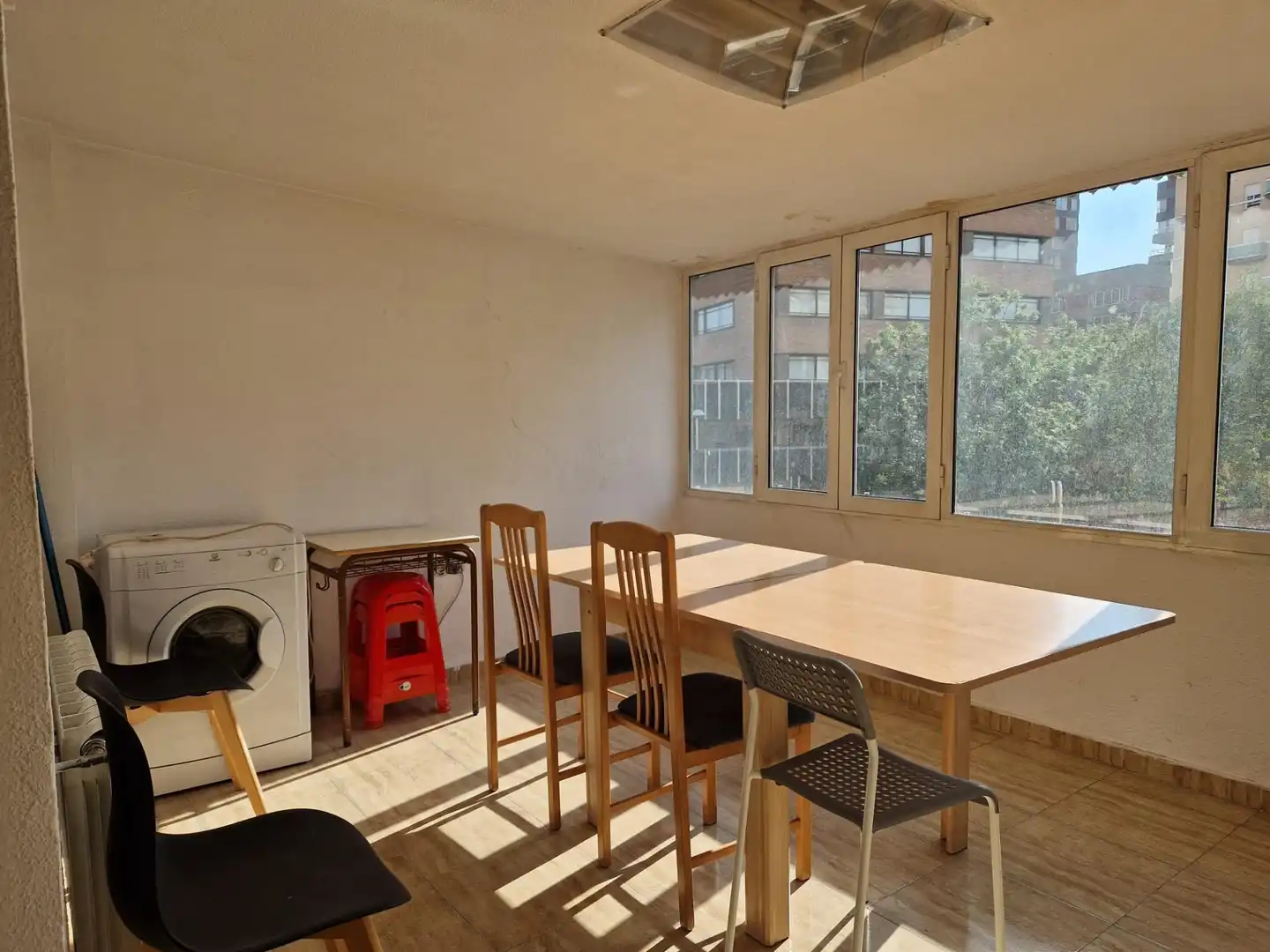 Comedor de Piso para compartir en Granada con Calefacción, Terraza y Amueblado
