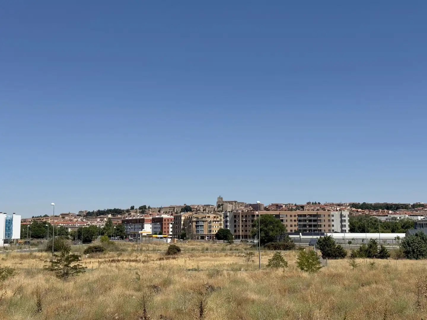Vista exterior de Pis en venda en Ávila amb Calefacció, Terrassa i Traster