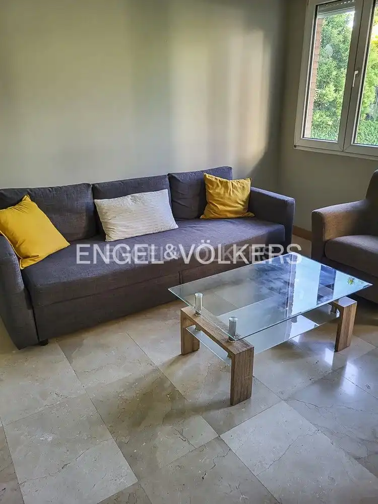 Living room of Flat for rent in Madrid  with Air Conditioner, Heating and Private garden