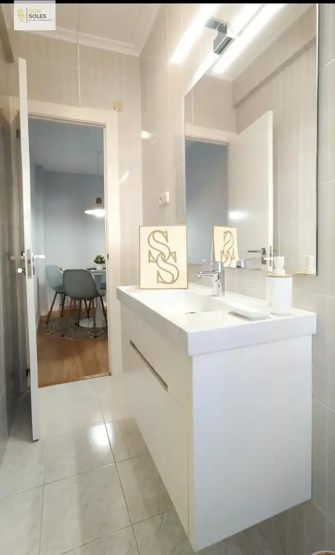 Baño de Piso de alquiler en Santander con Calefacción, Terraza y Amueblado