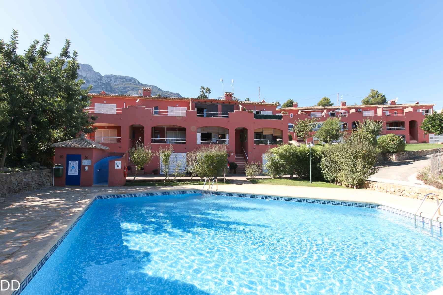 Vista exterior de Casa adosada en venta en Dénia con Aire acondicionado, Jardín privado y Terraza