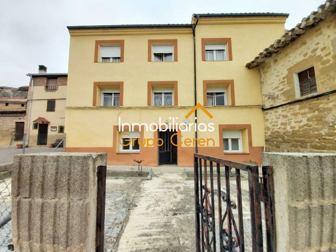 Vista exterior de Casa o xalet en venda en Ochánduri amb Calefacció, Jardí privat i Terrassa