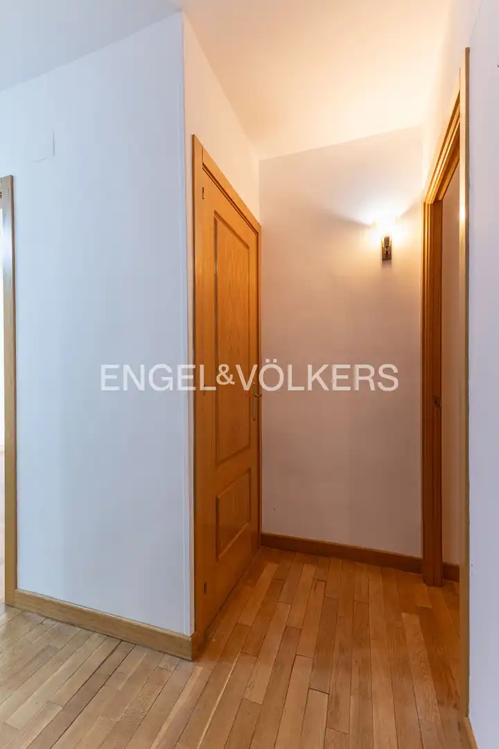 Wohnung zur Miete in Madrid mit Klimaanlage, Heizung und Parkett