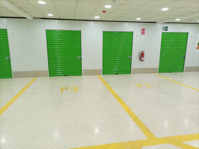 Trastero en Alquiler en Avenida de los Vegas, 20 en Distrito Zeta - Recinto Ferial Cortijo de Torres