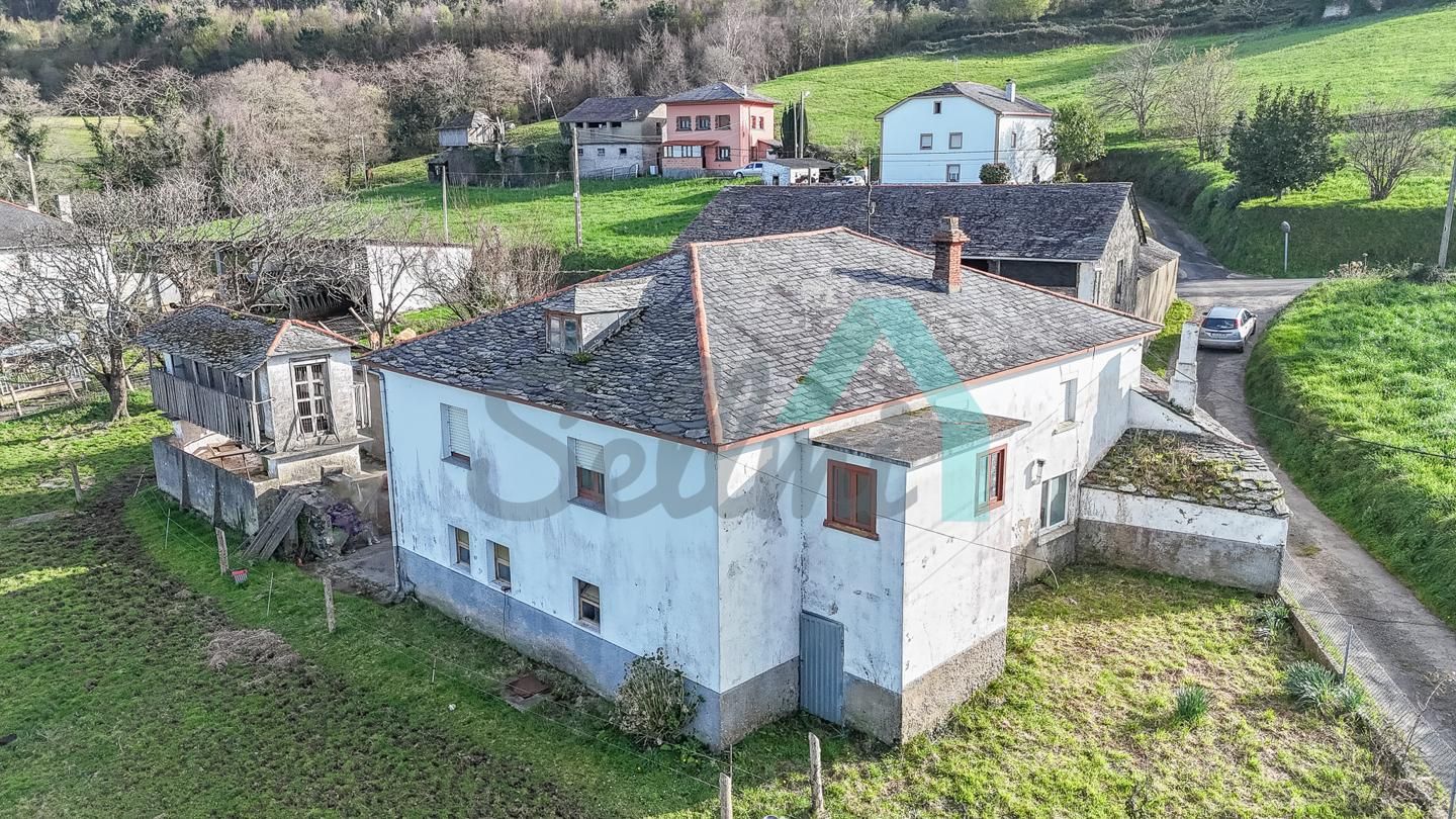 Vista exterior de Casa o xalet en venda en Valdés - Luarca amb Jardí privat i Parquet
