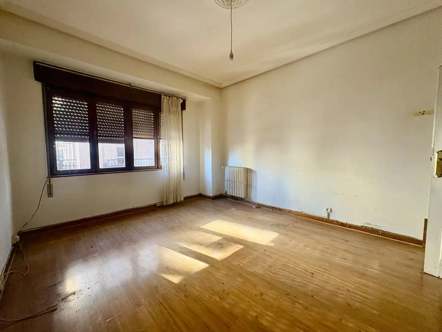 Schlafzimmer von Wohnung zum Verkauf in Oviedo  mit Heizung
