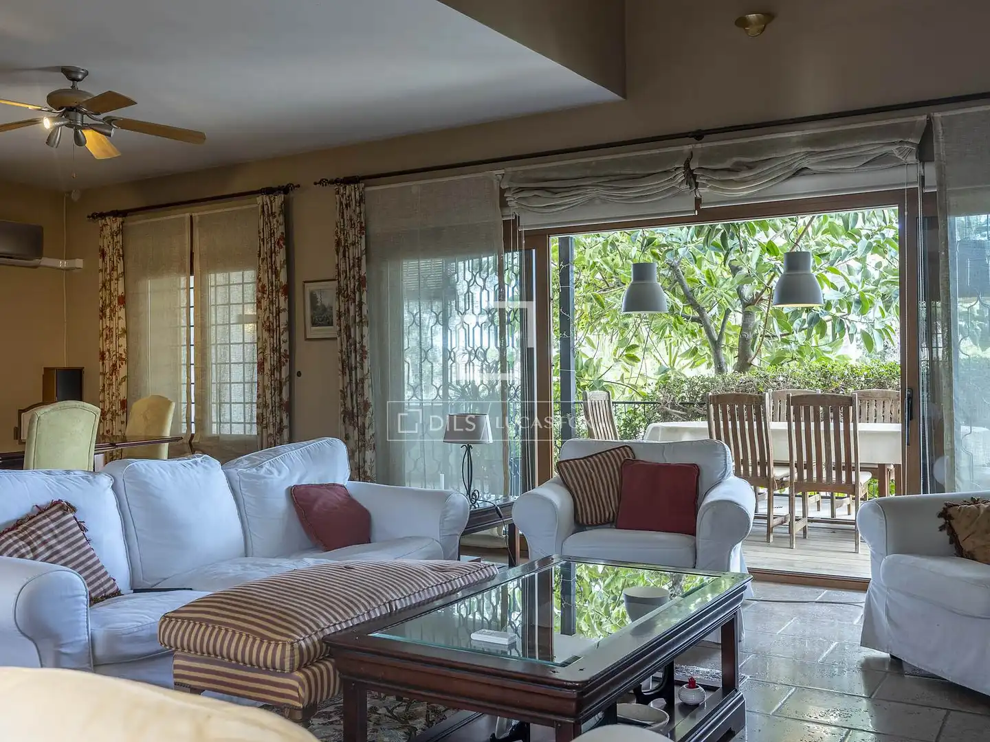 Sala de estar de Casa o chalet en venta en Paterna con Calefacción, Jardín privado y Terraza