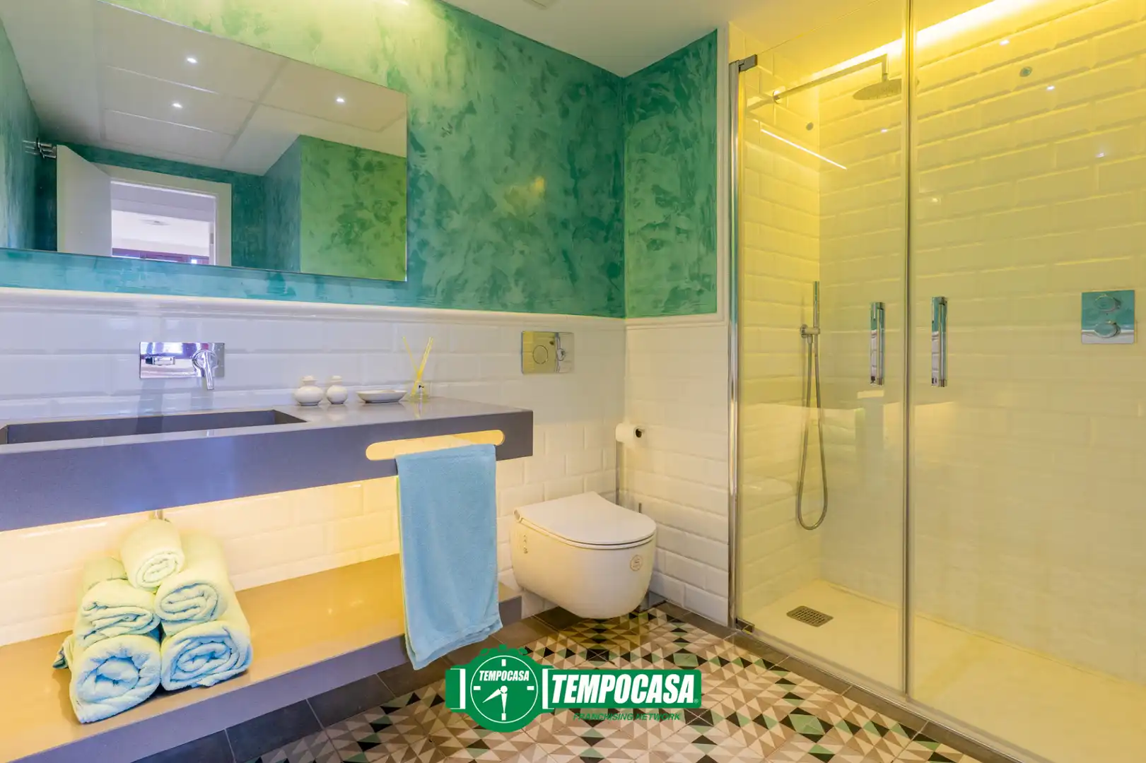 Baño de Piso en venta en Valencia con Aire acondicionado, Calefacción y Amueblado