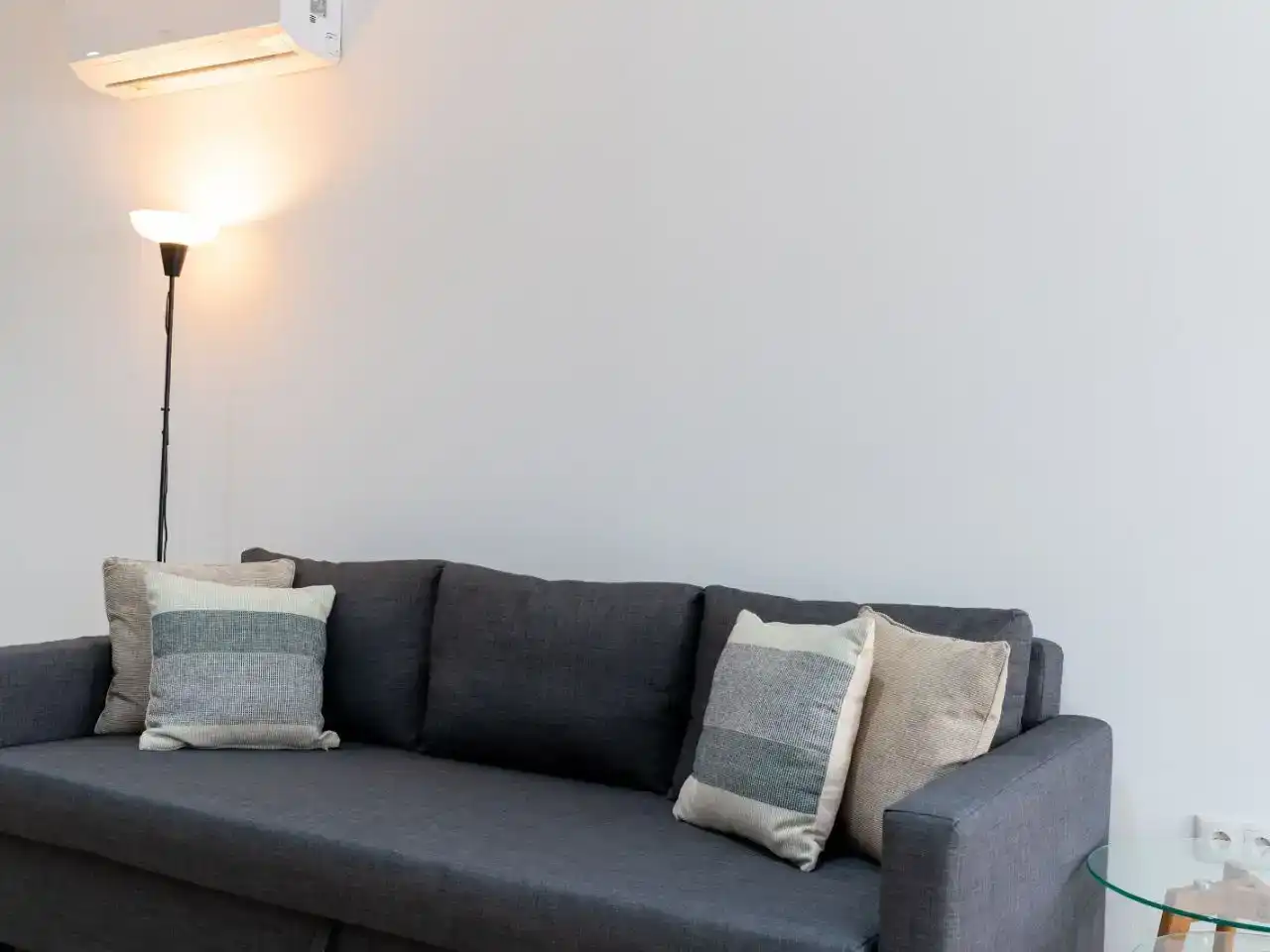 Sala d'estar de Apartament de lloguer en  Sevilla Capital amb Aire condicionat
