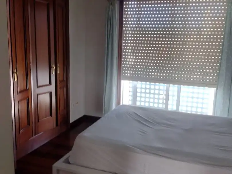 Bedroom of Flat for rent in Santiago de Compostela 