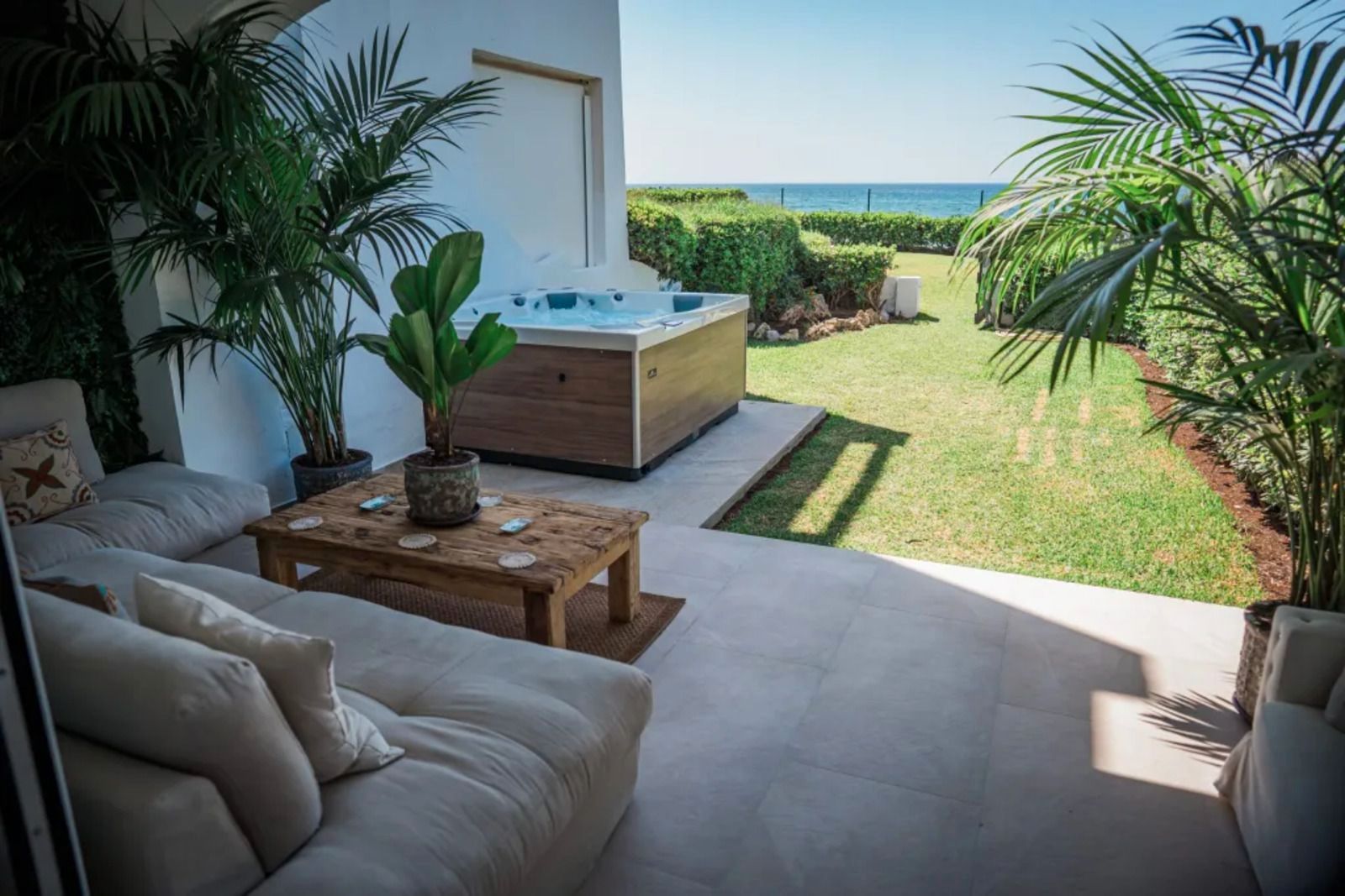 Terrace of Single-family semi-detached for sale in Marbella  with Storage room, Furnished and Community pool