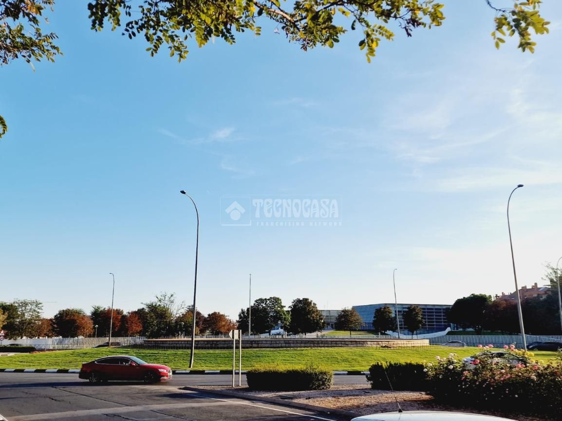 Vista exterior de Casa adosada en venta en Torrejón de Ardoz con Calefacción
