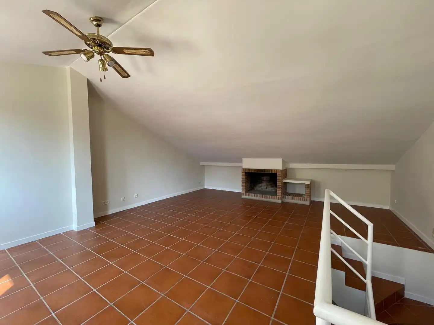 Einfamilien-Reihenhaus zur Miete in Sant Andreu de Llavaneres mit Klimaanlage, Privatgarten und Balkon