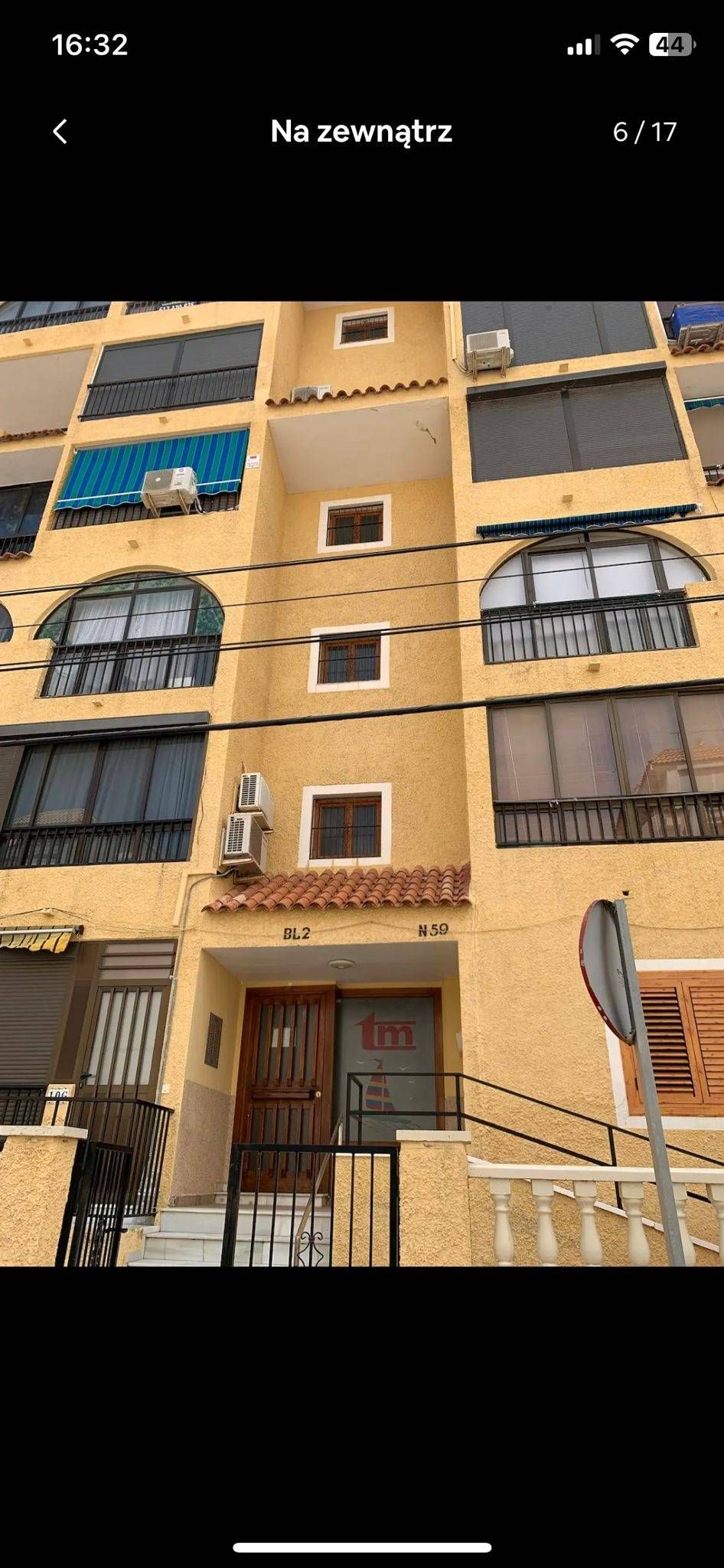 Vista exterior de Estudi en venda en Torrevieja amb Aire condicionat, Calefacció i Jardí privat