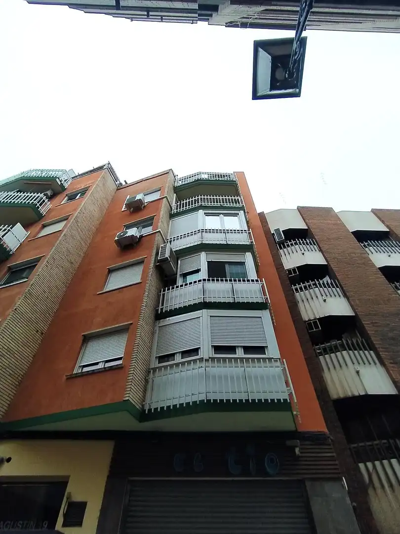 Vista exterior de Local en venta en Zaragoza con Aire acondicionado